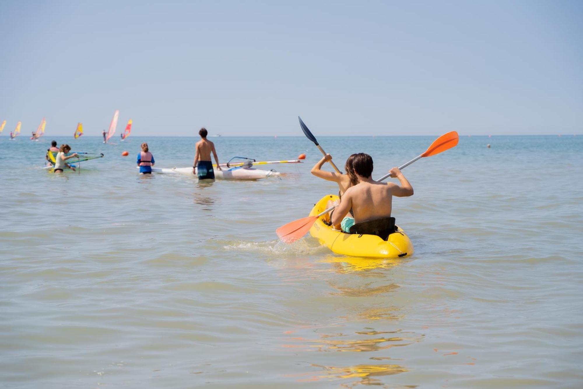 Altanea Apartments Con Piscina Caorle Kültér fotó